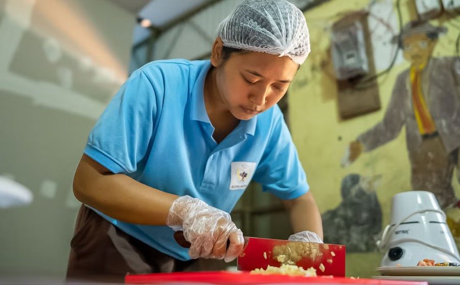 One month after Nepal floods, women rebuilt their communities one meal at a time