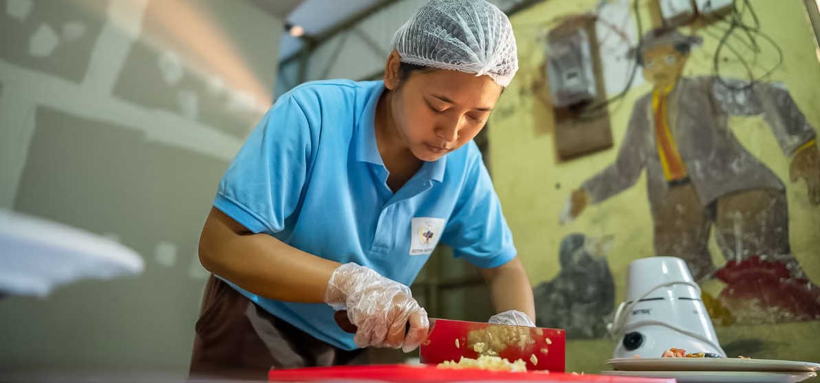 One month after Nepal floods, women rebuilt their communities one meal at a time